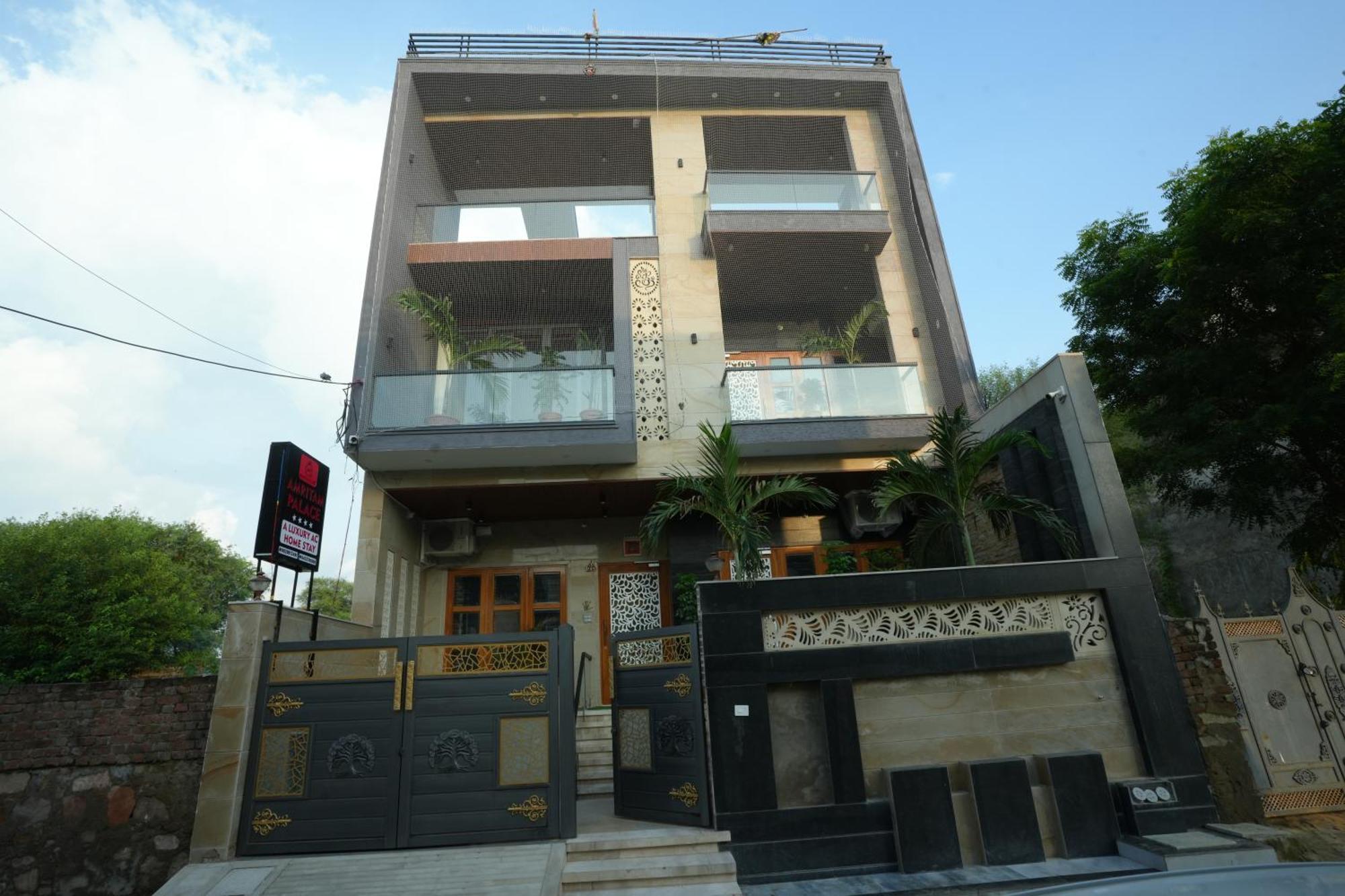 Amritam Palace A Luxury Ac Home Stay Ringas Exterior photo