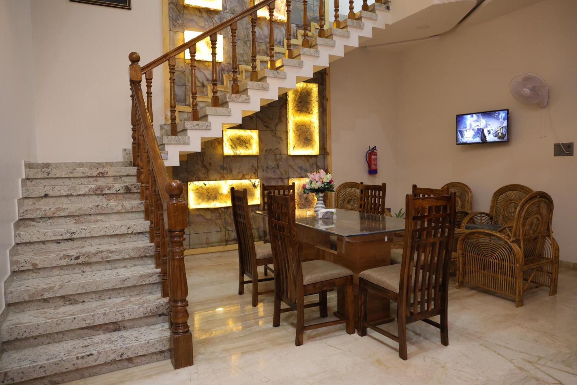 Amritam Palace A Luxury Ac Home Stay Ringas Exterior photo