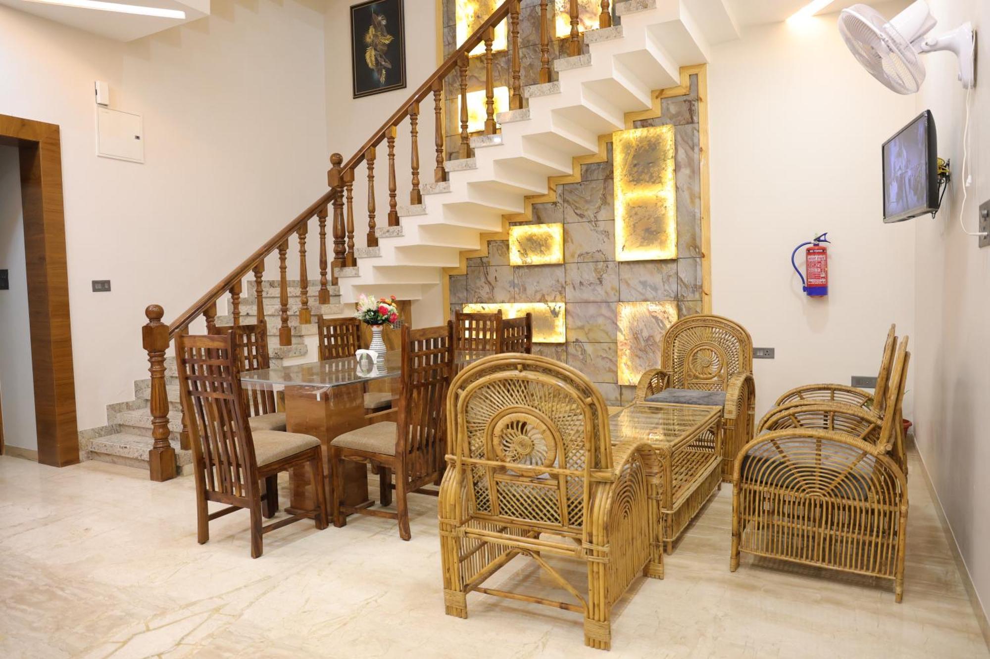 Amritam Palace A Luxury Ac Home Stay Ringas Exterior photo