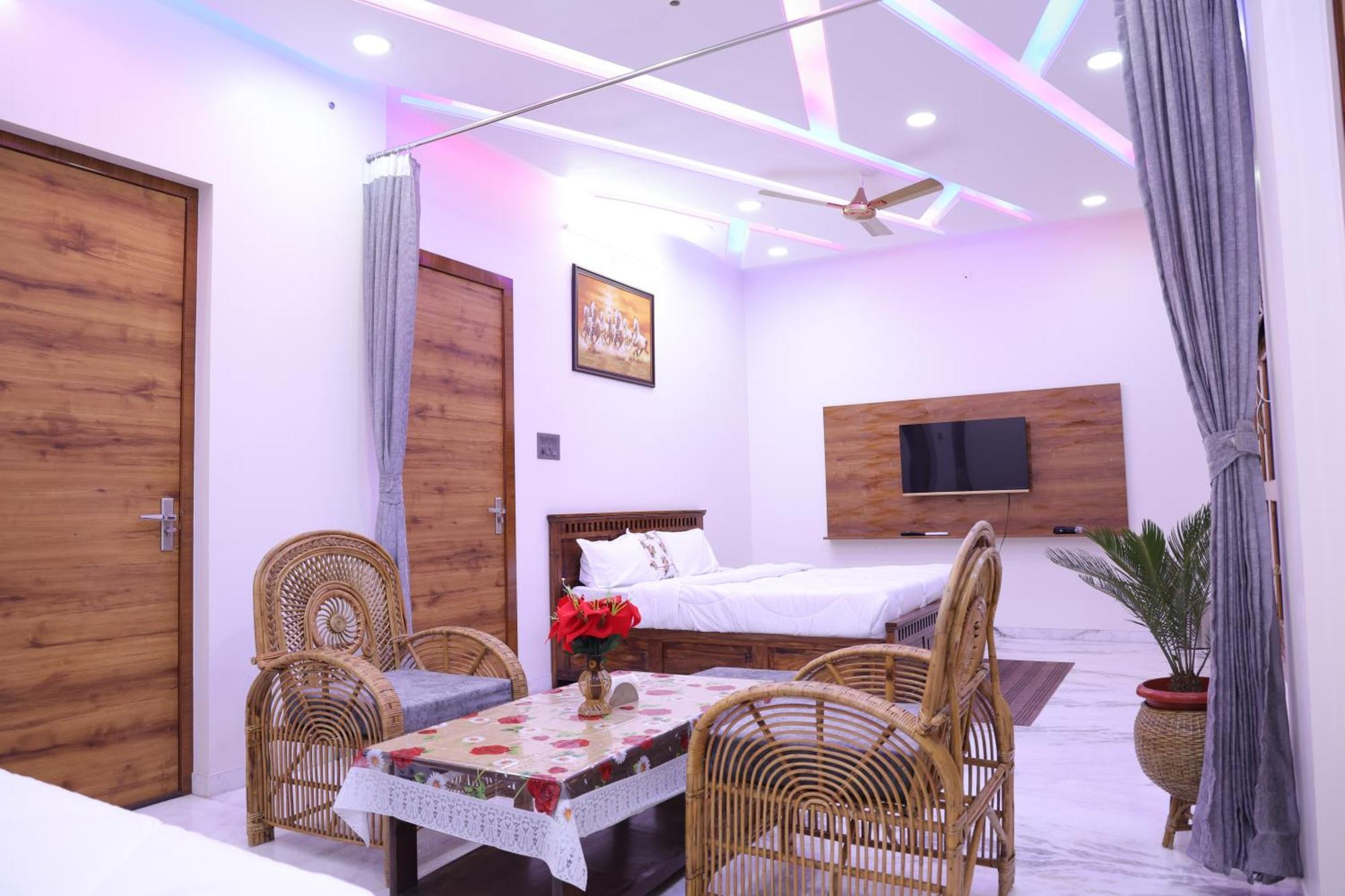 Amritam Palace A Luxury Ac Home Stay Ringas Exterior photo