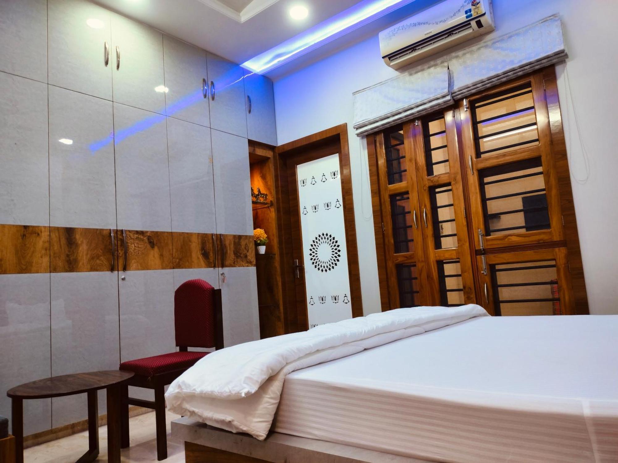 Amritam Palace A Luxury Ac Home Stay Ringas Exterior photo