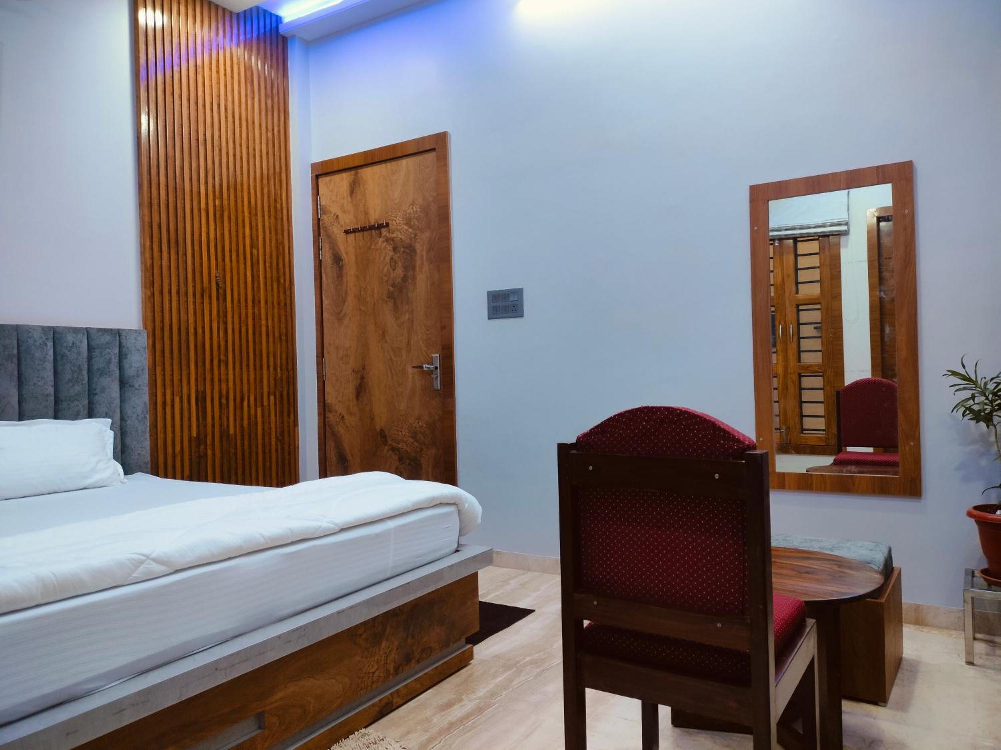 Amritam Palace A Luxury Ac Home Stay Ringas Exterior photo